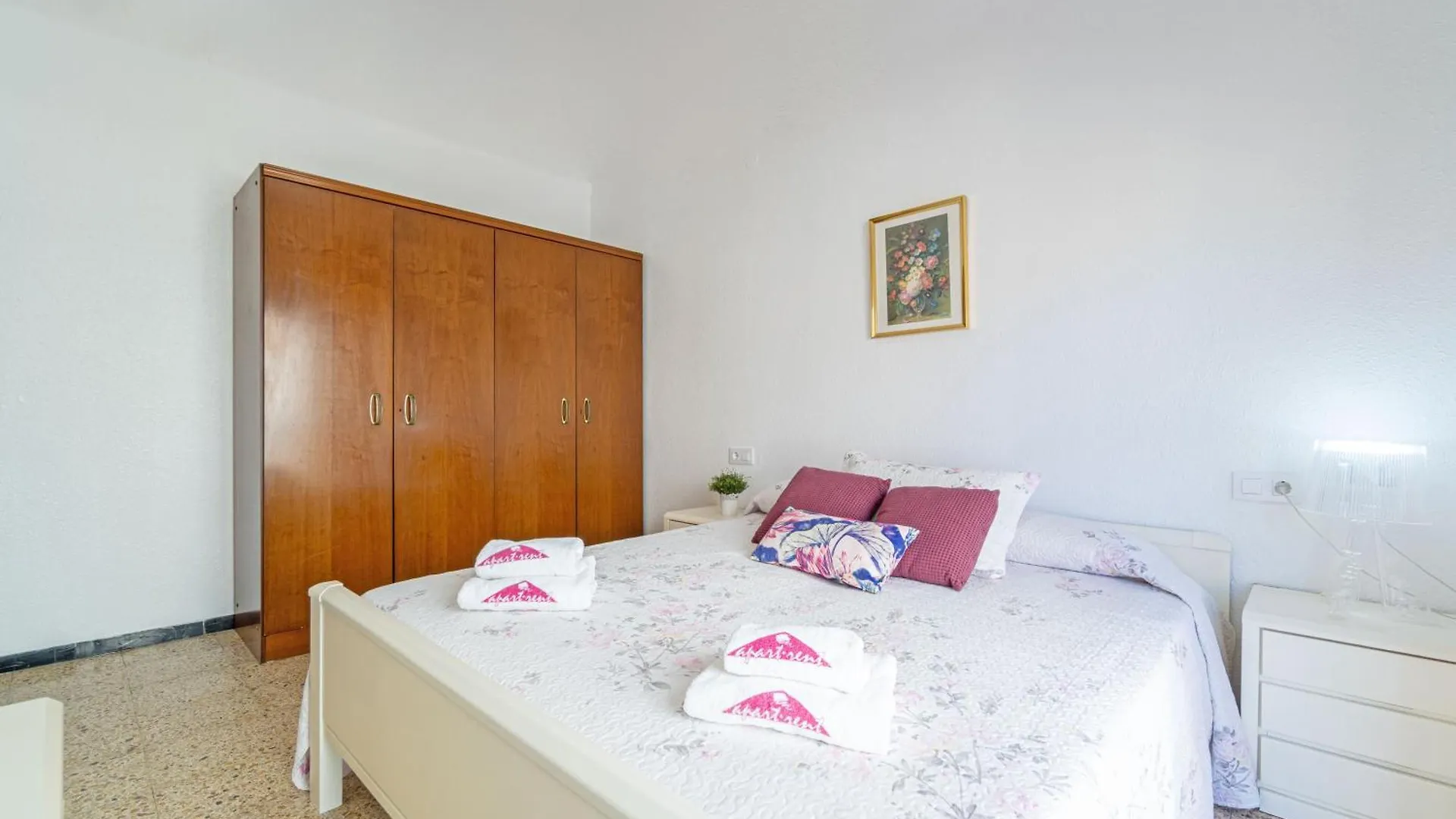 Basic Comfort Apartment Poeta Marquina 1º 2025 Roses Spanien